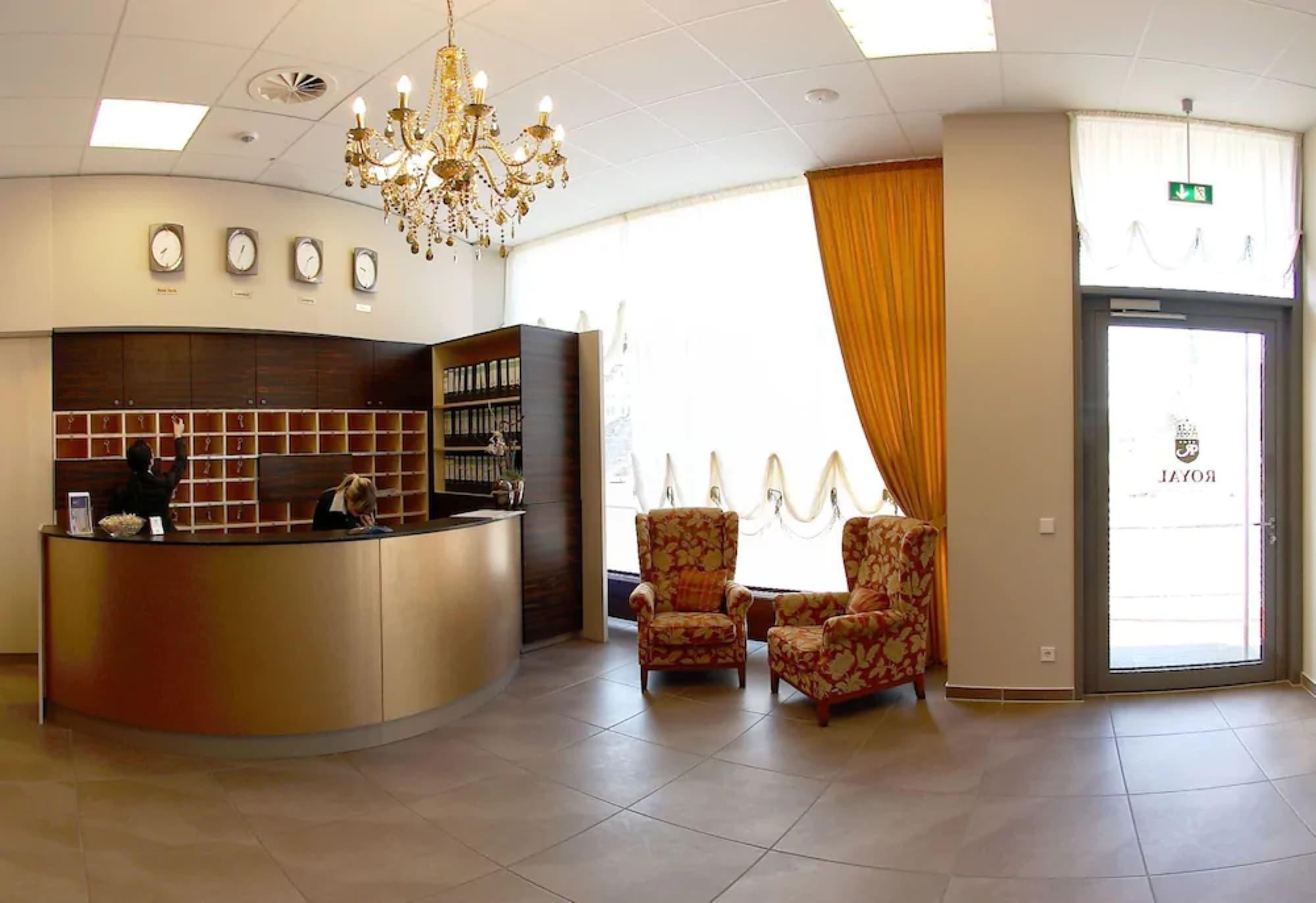 Vista Lobby Hotel Royal International