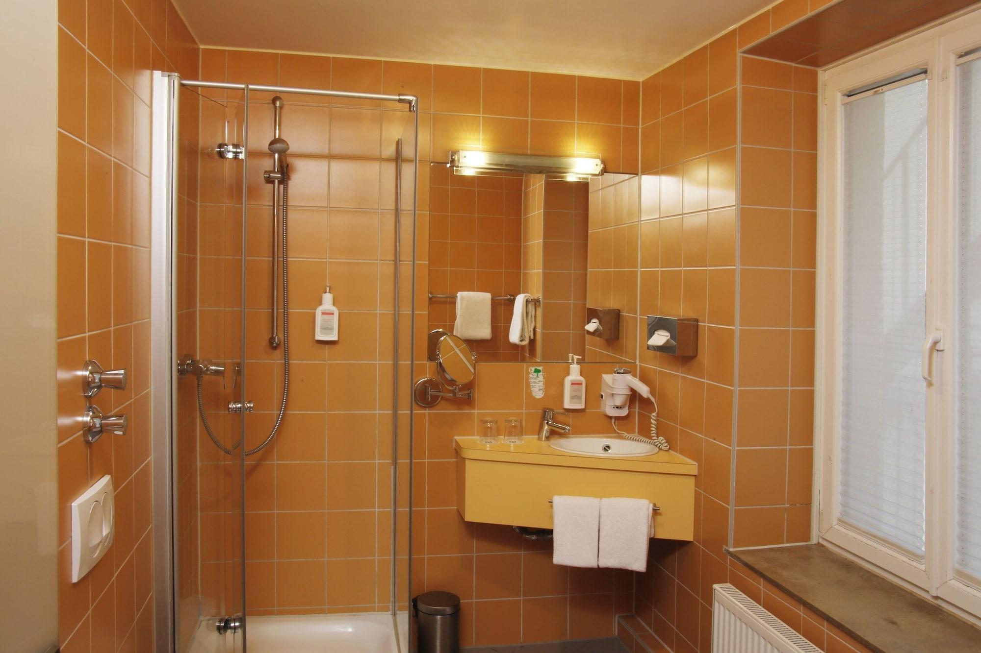 Equipamiento de Habitación Helvetia Hotel Munich City Center
