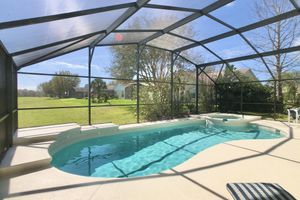 Alquiler Vacacional - Family-friendly 5BR villa with stunning view and private, south-facing pool