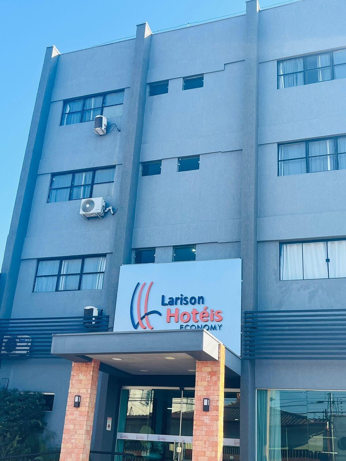 Vista Exterior Larison Hotéis ECONOMY