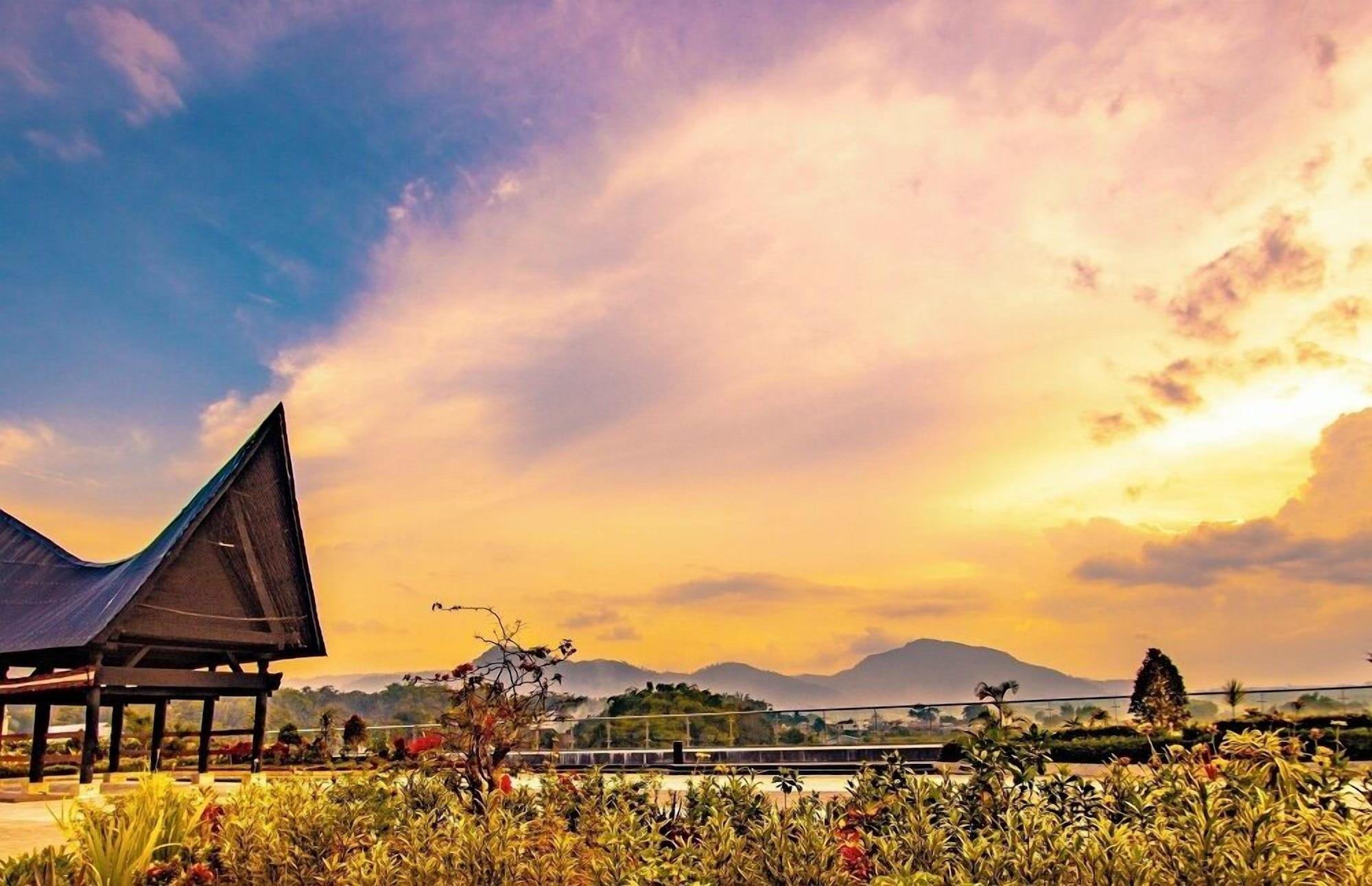 Restaurant Labersa Hotel And Convention Center Toba Balige