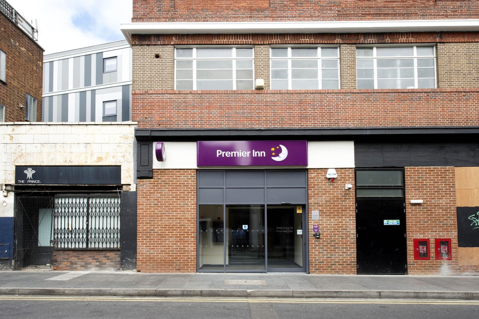 Vista Exterior Premier Inn London Brixton
