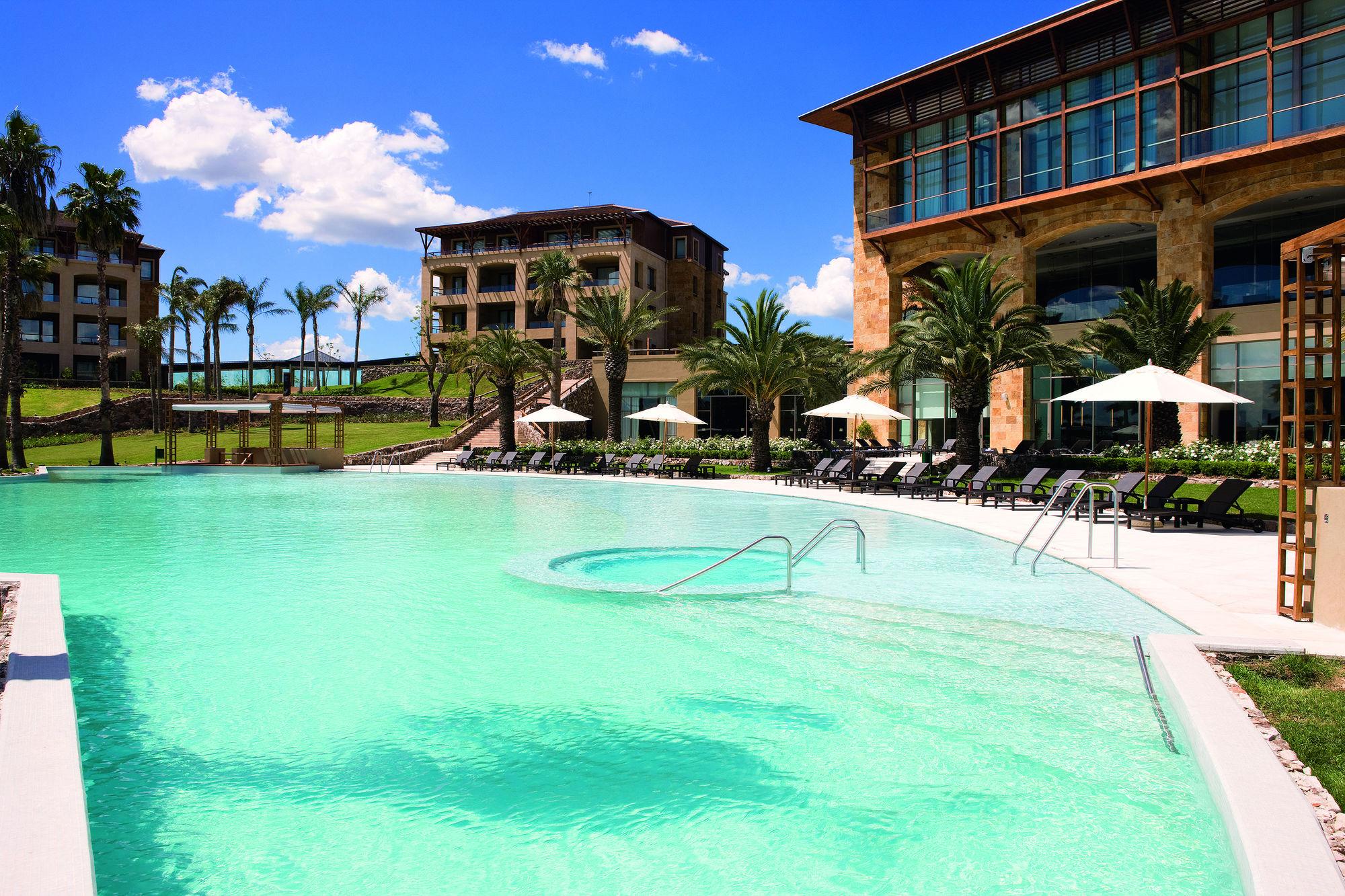 Vista Piscina Sofitel La Reserva Cardales