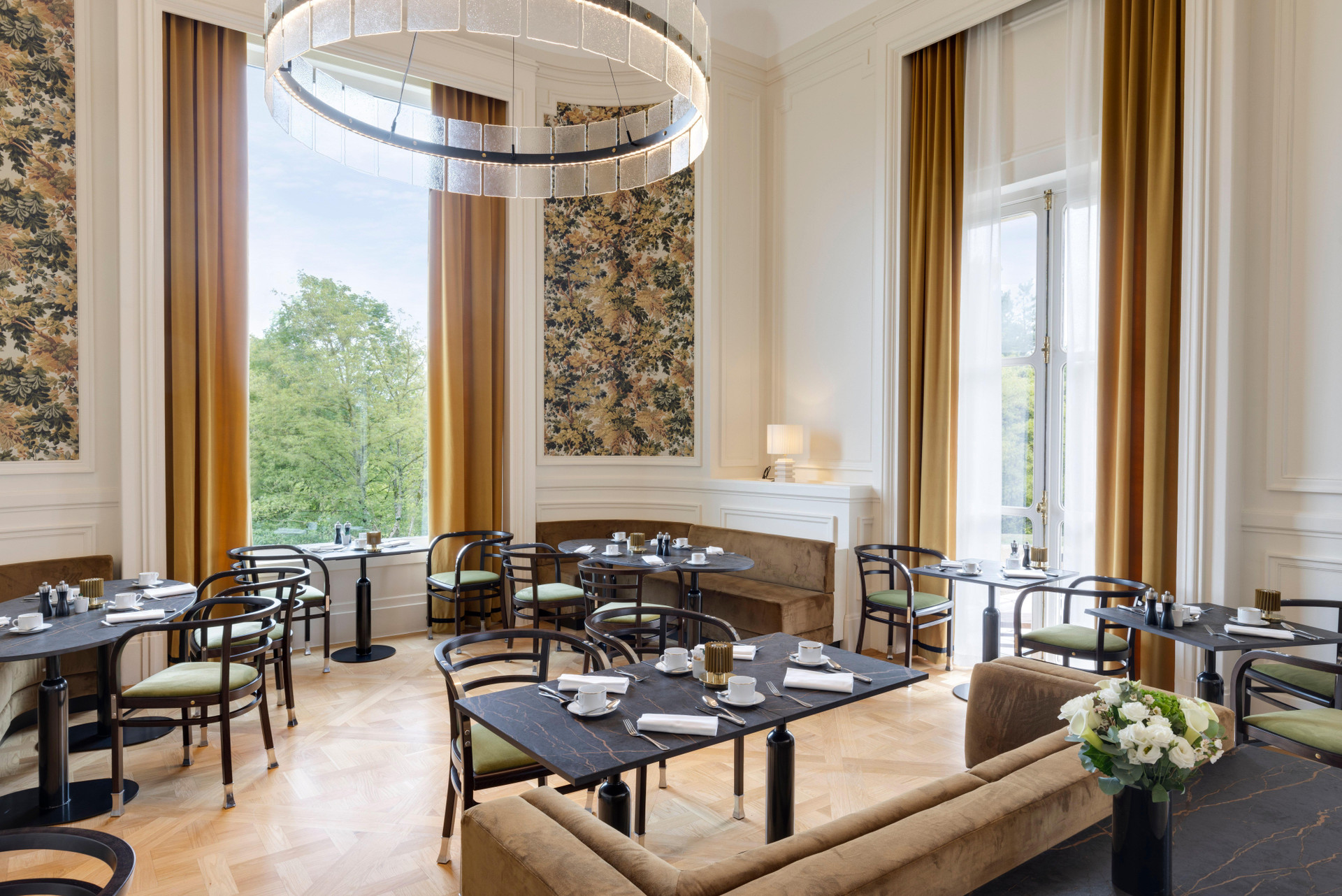 Restaurant InterContinental Chantilly Chateau Mont Royal by IHG