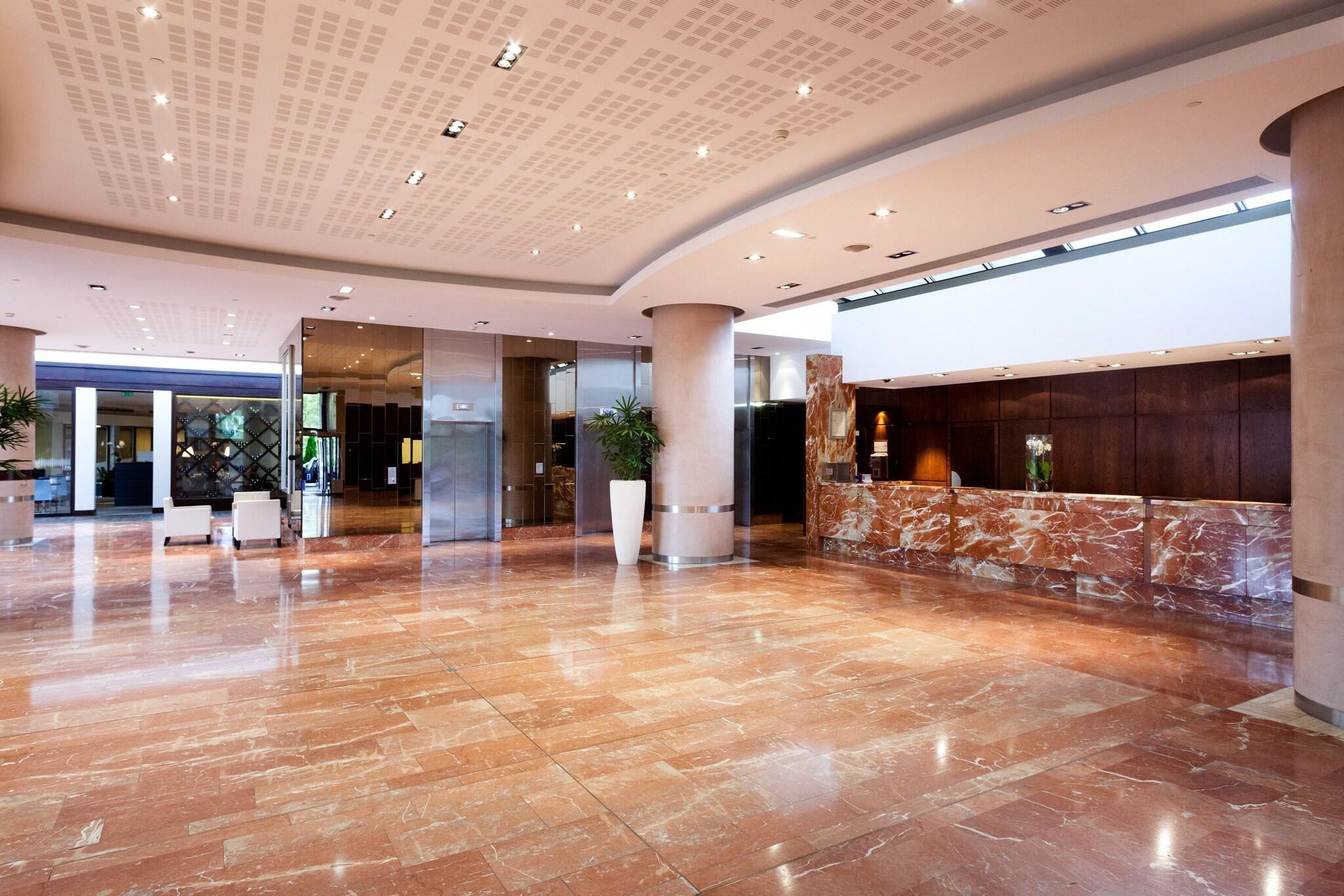 Vista Lobby Hilton Strasbourg