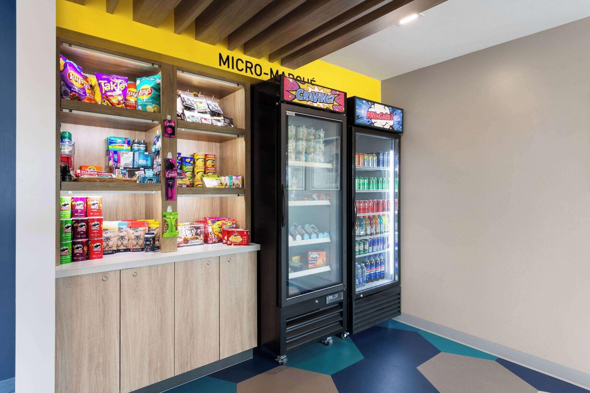 Restaurant Microtel by Wyndham Lachute