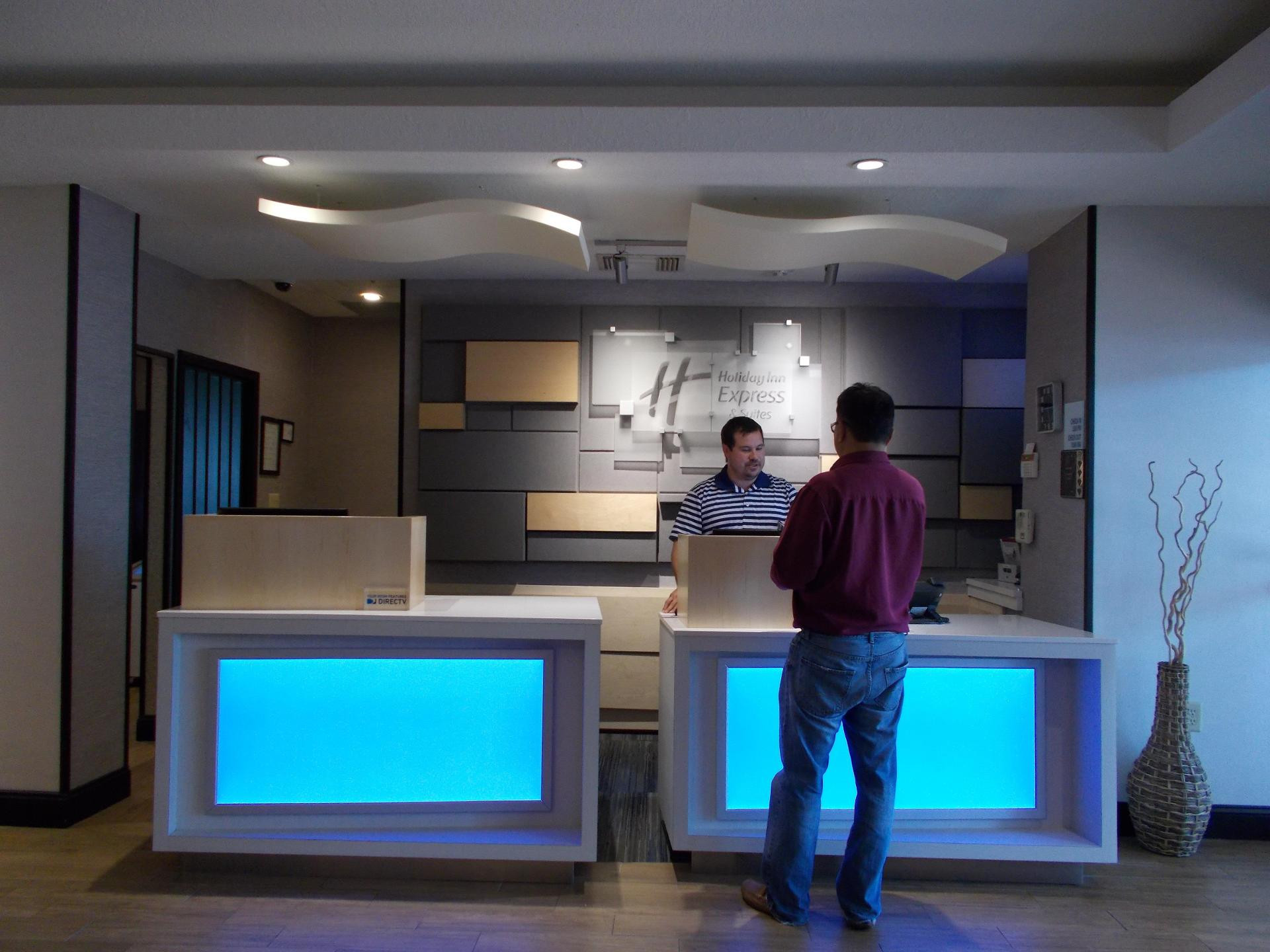 Vista Lobby Holiday Inn Express Hotel and Suites Miami