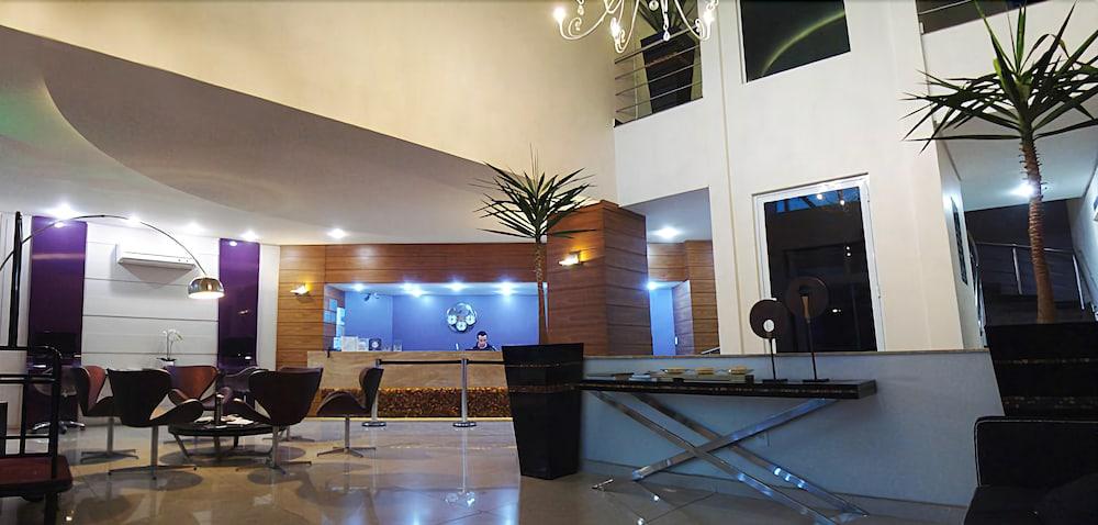 Vista Lobby Gontijo Inn Hotel