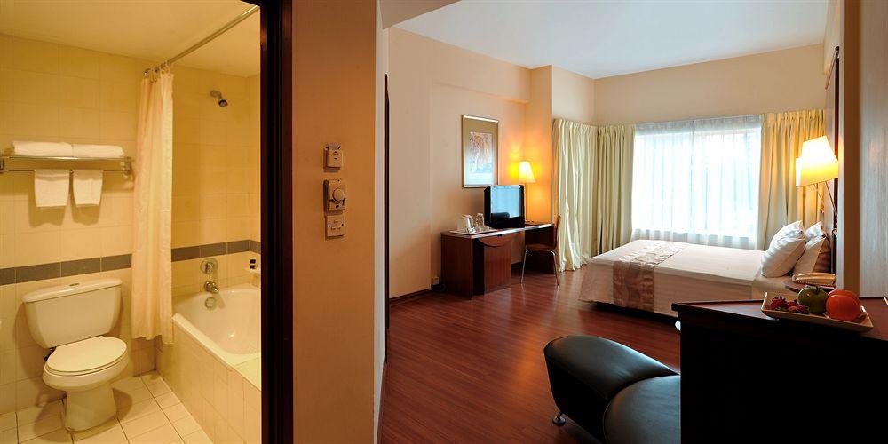 Set de Habitación Alpha Genesis Hotel