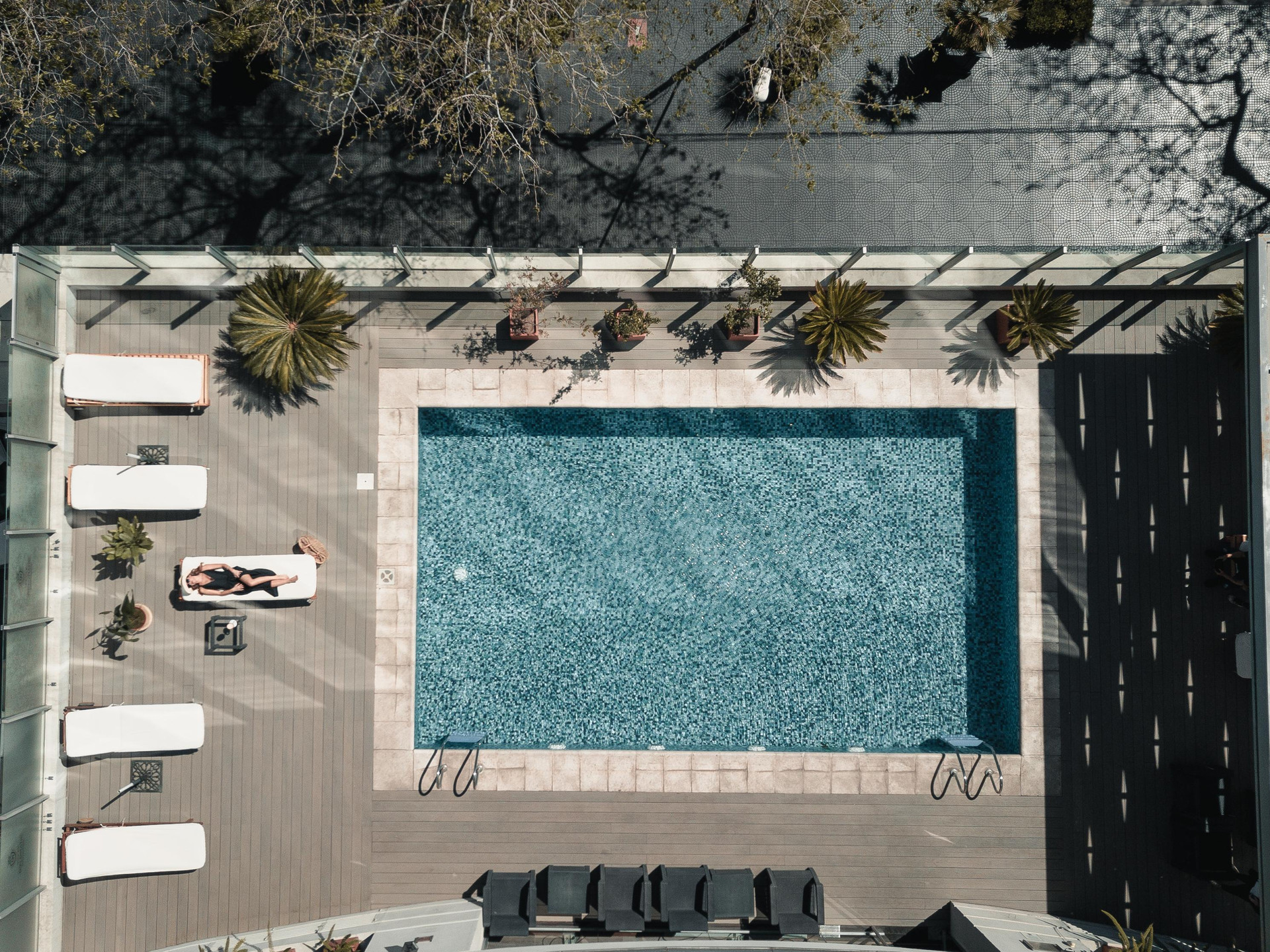 Vista Piscina Diplomatic Hotel