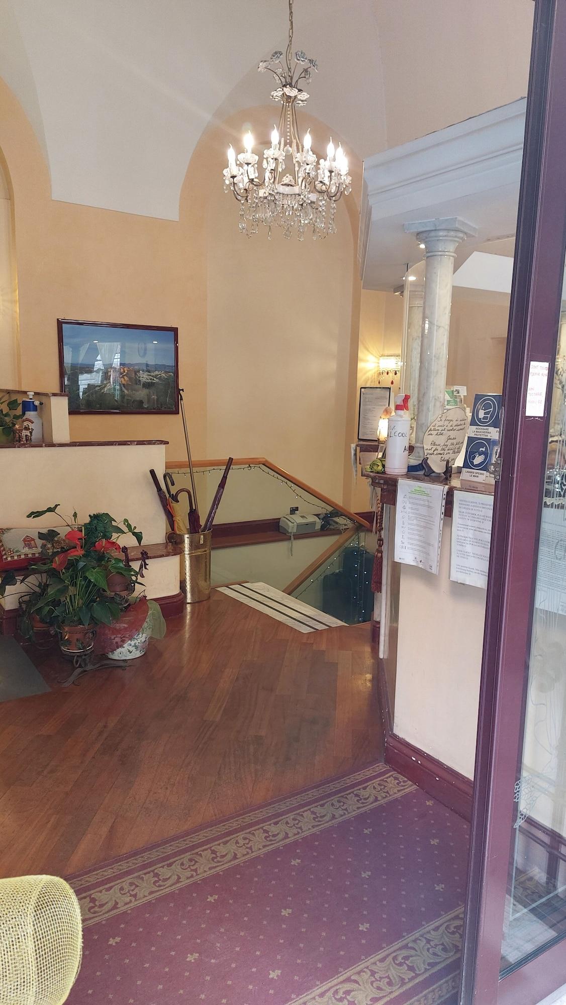 Comodidades del Alojamiento Hotel Dina