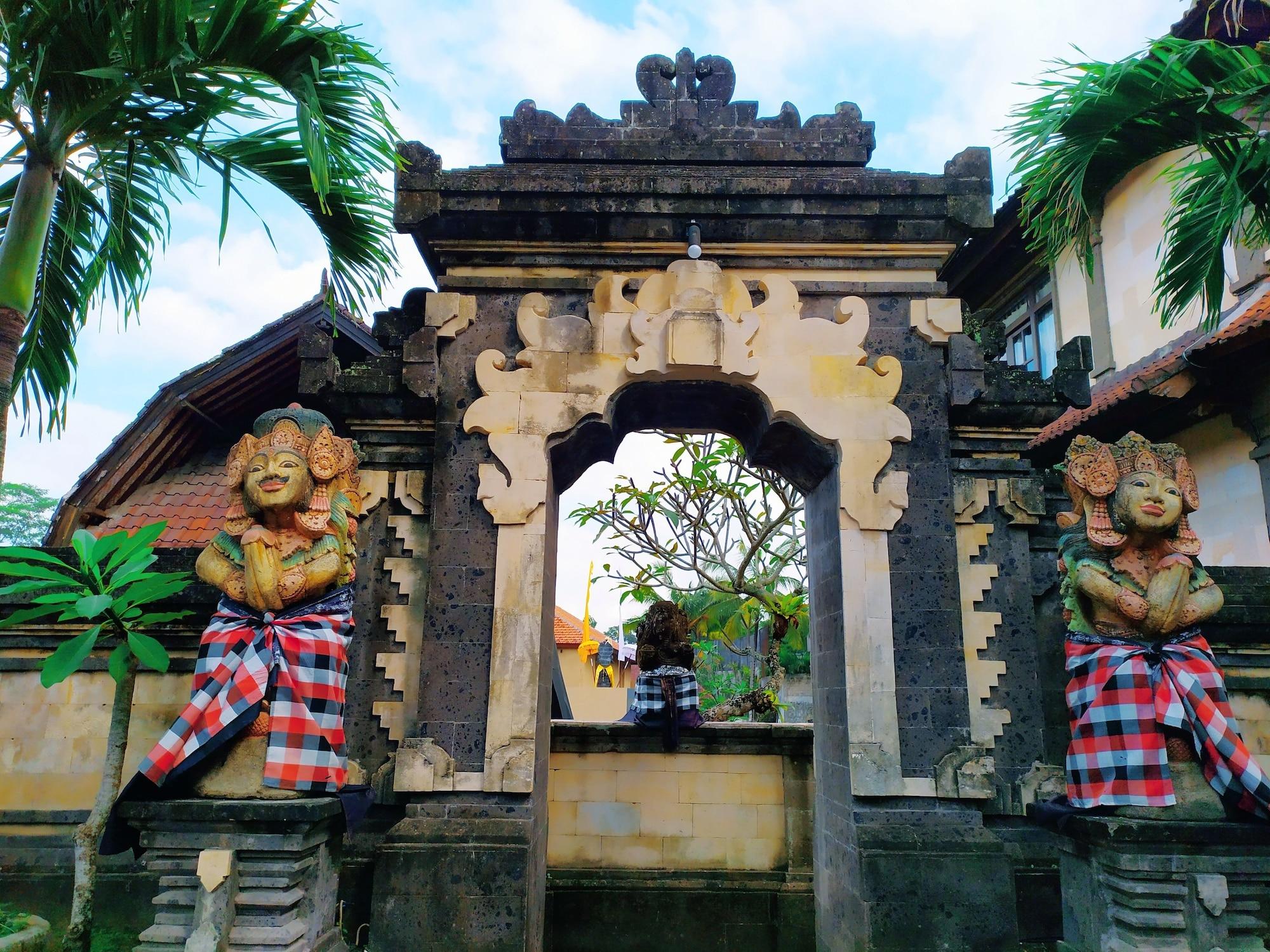 Vista Lobby Pande Permai Bungalows
