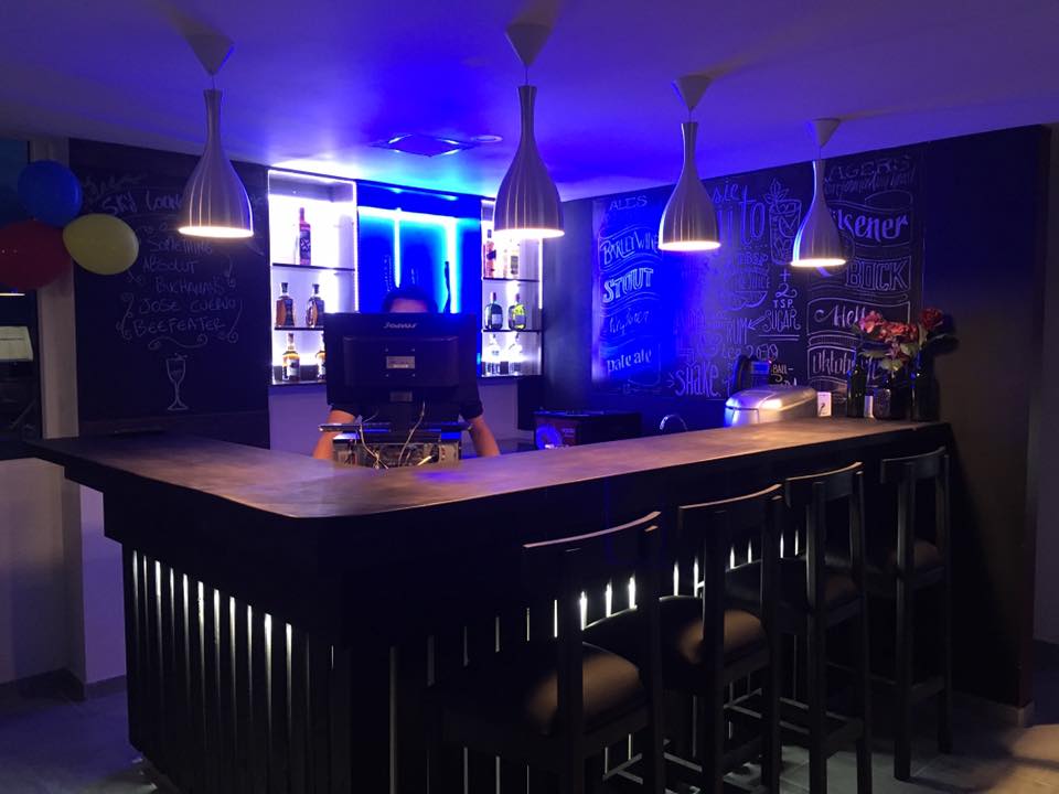 Bar/Salón Hotel H53