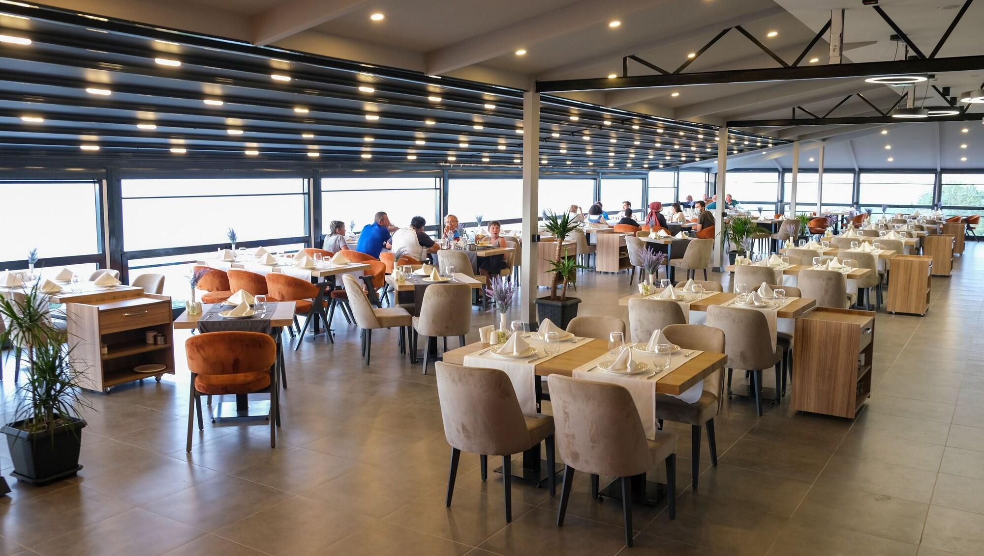 Restaurant Yason Blue Hotel