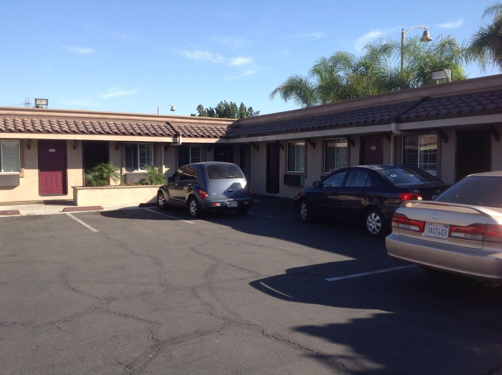 Vista Lobby Palms Motel