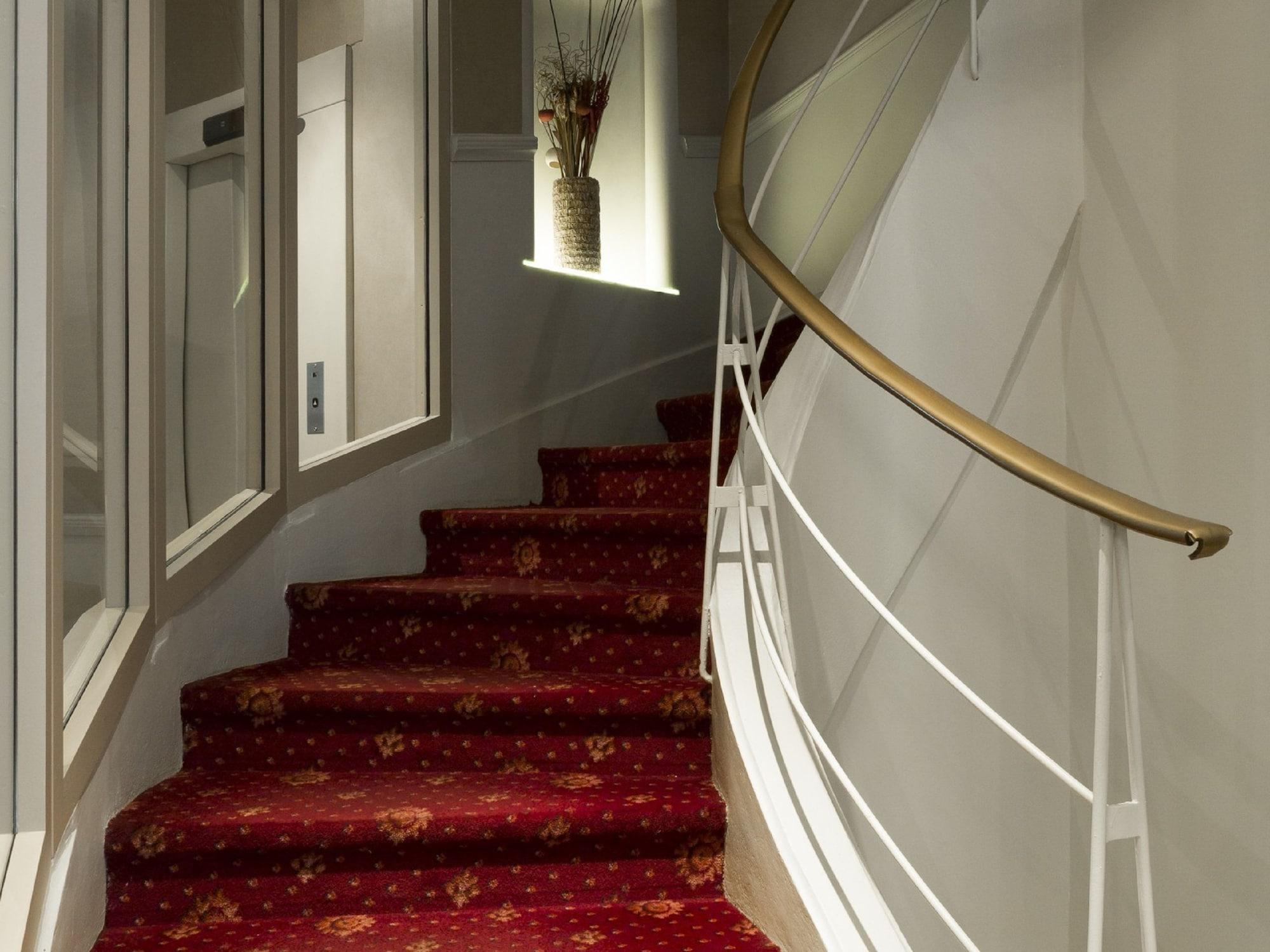 Varios Hotel Viator Paris - Gare de Lyon