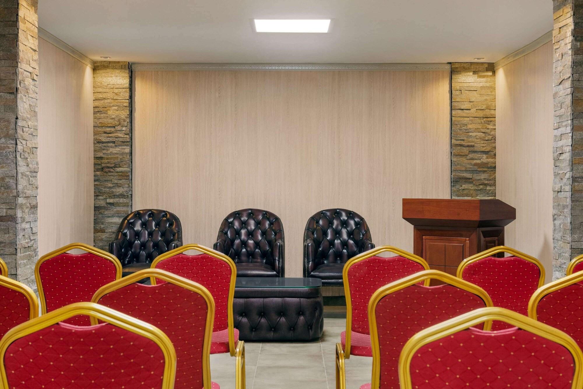 Sala de Reuniones Days Hotel & Suites Dakar