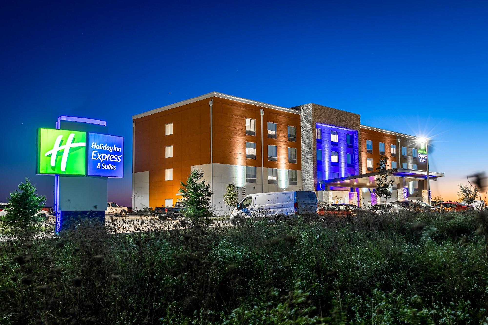 Vista Exterior Holiday Inn Express & Suites Rantoul by IHG