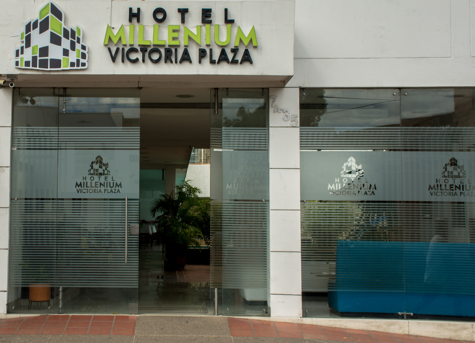 Vista Exterior HOTEL VICTORIA PLAZA MILLENIUM
