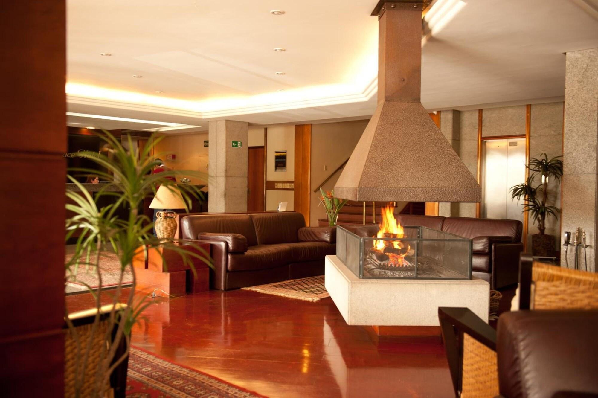 Vista do lobby Maita Palace Hotel