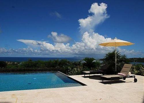 Varios Belle Vue 4 Br villa by RedAwning