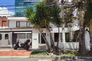 Alojamiento - acogedor Hostal usaquen la parada del tren