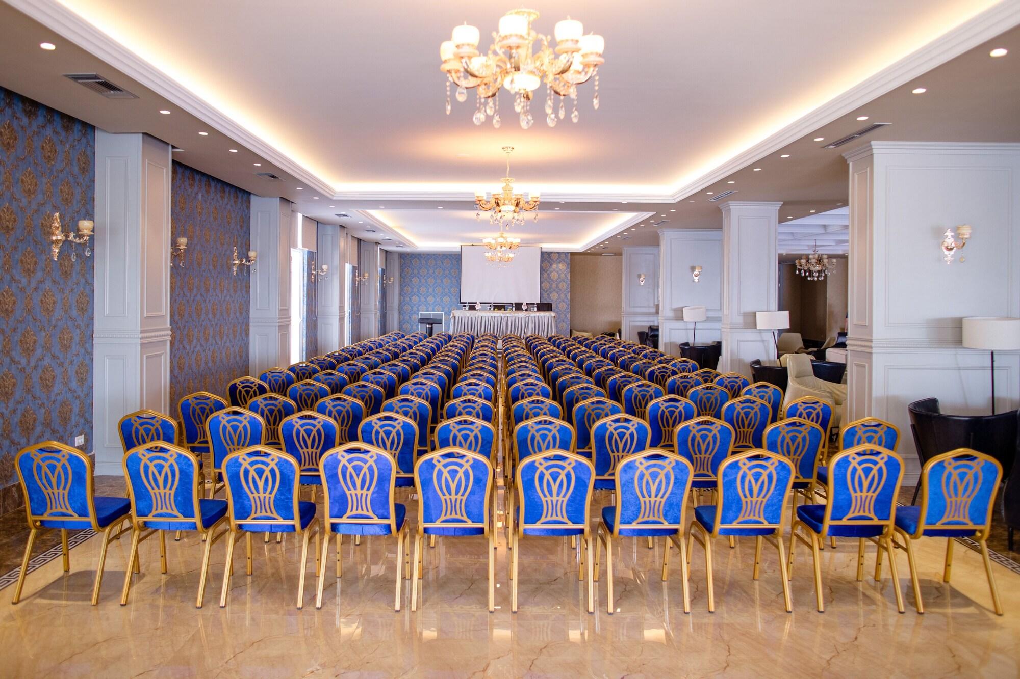 Sala de Reuniones Grand Blue Fafa