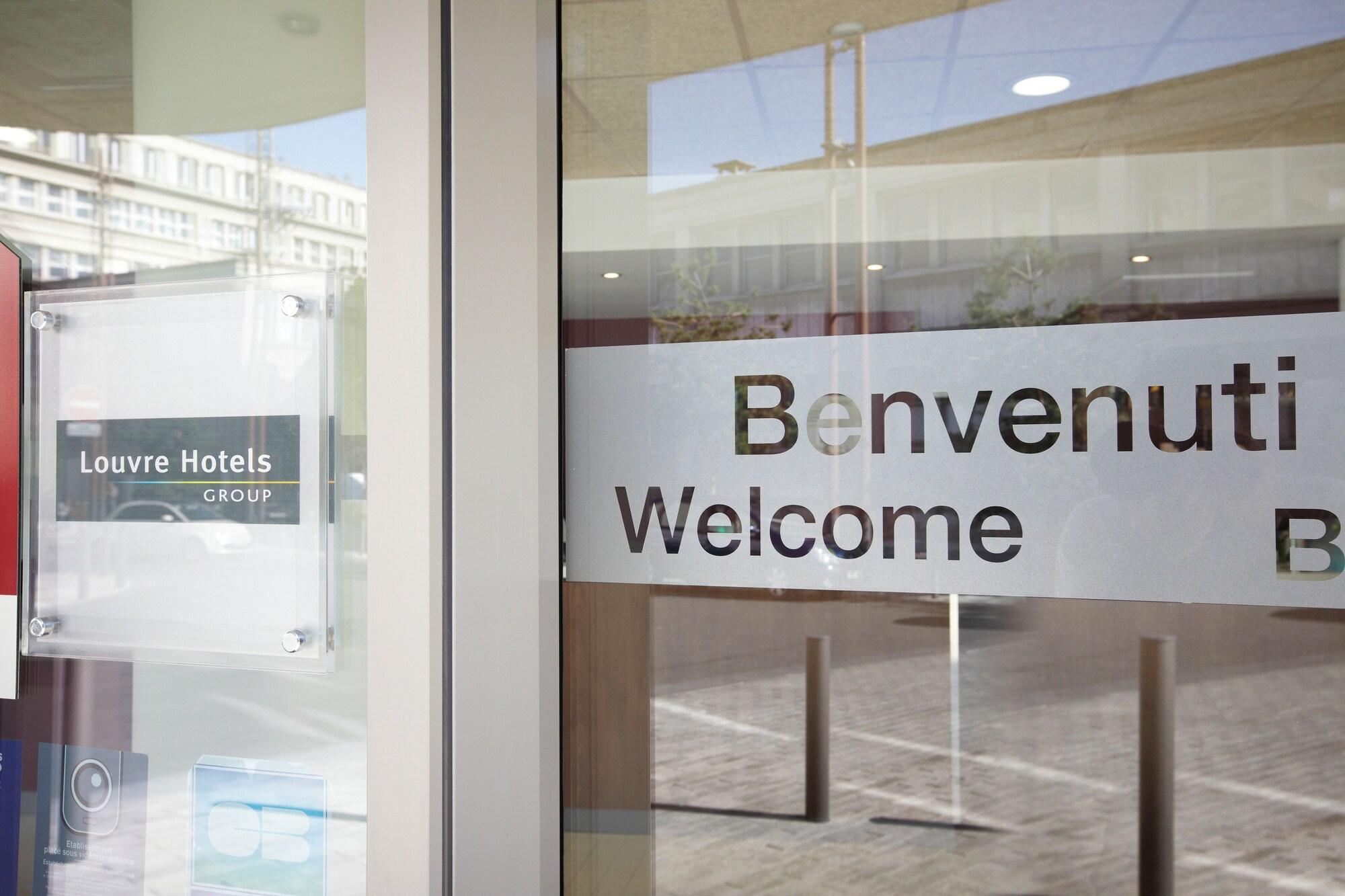 Vista Exterior Hotel Campanile Paris Ouest - Chaville