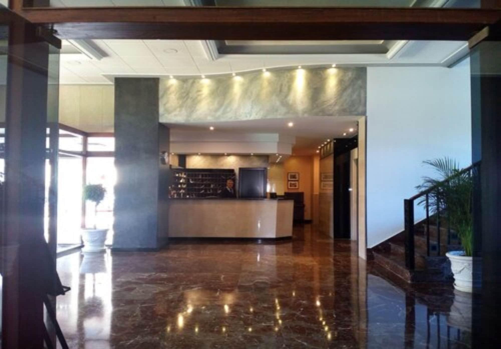 Vista Lobby Apartamentos Calma Rentals