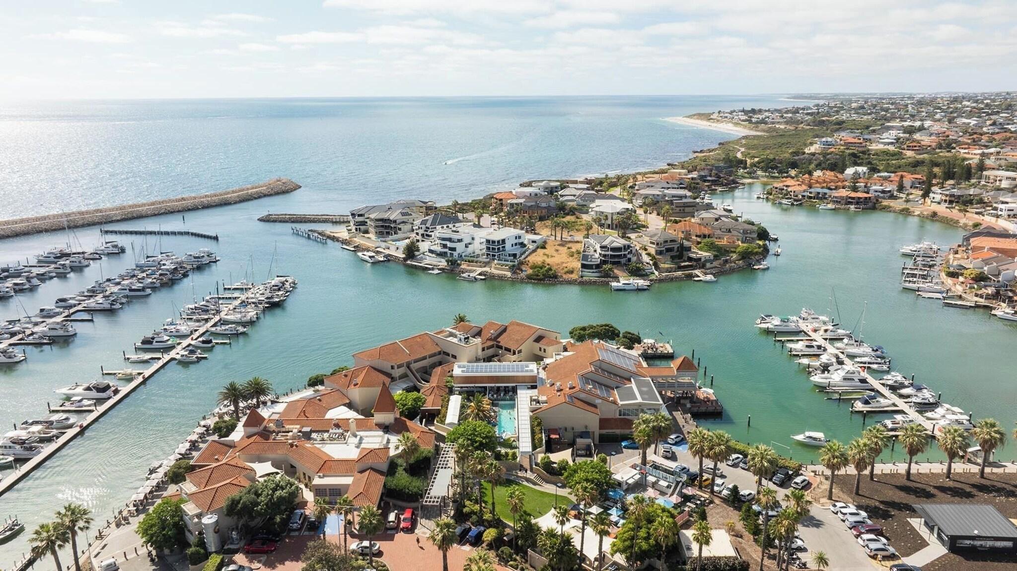 Vista Exterior The Marina Hotel - Mindarie