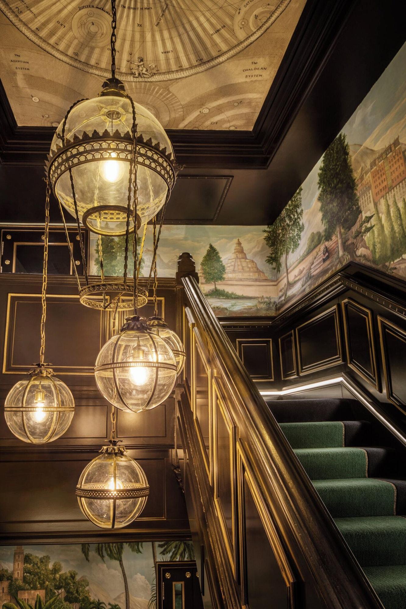 Varios 100 Princes Street