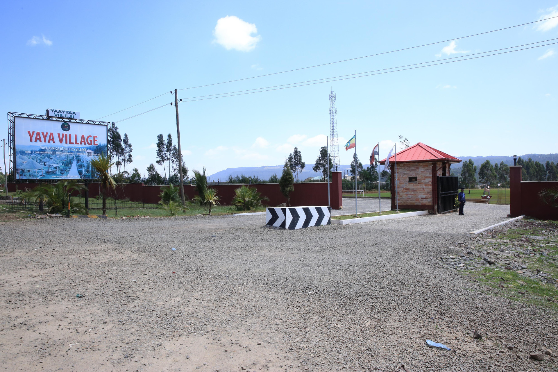 Vista Exterior Yaya Africa Athletics Village