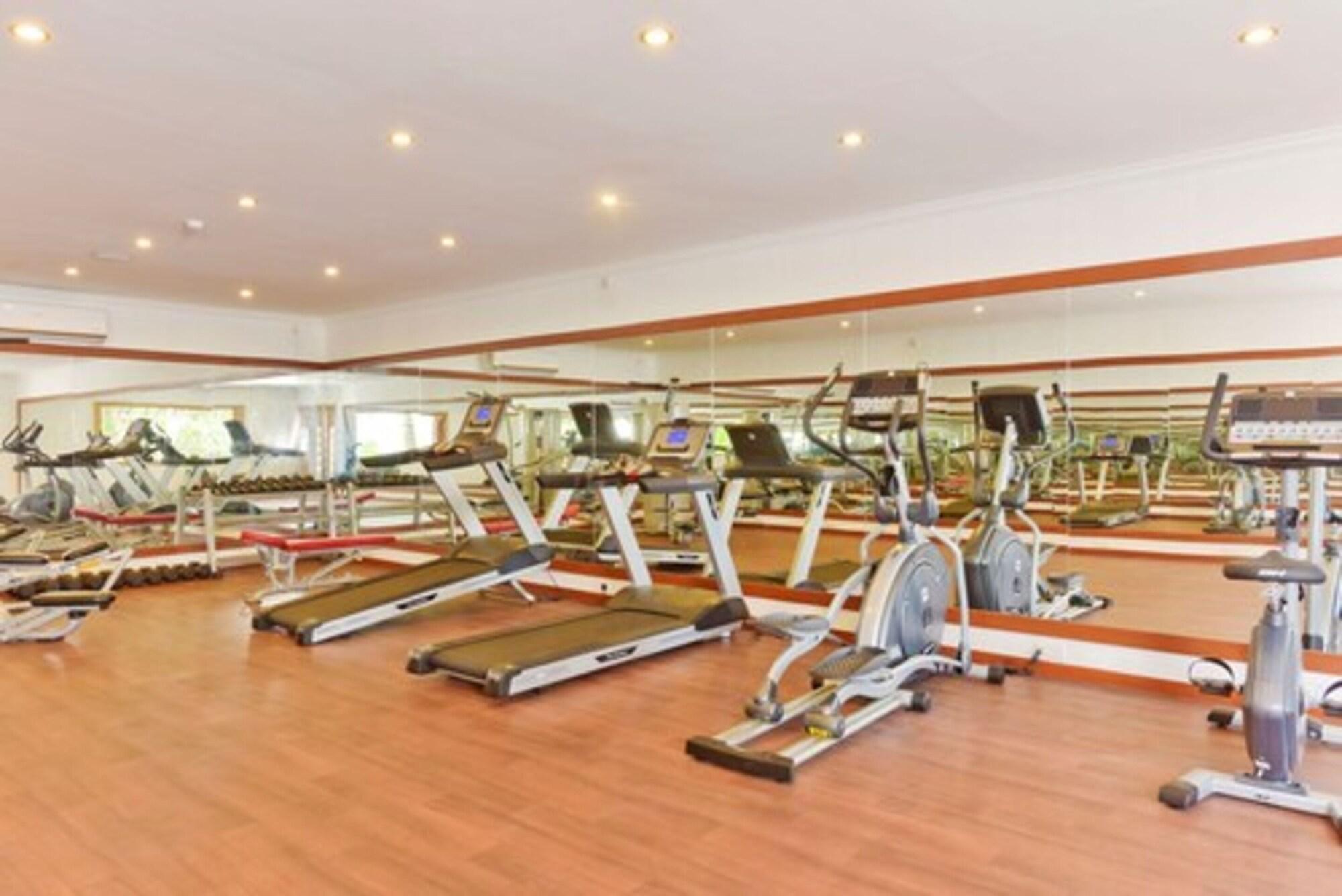 Gimnasio Dreamland Unique Sea and Lake Resort Spa