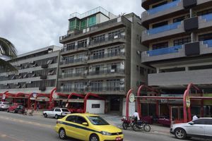 Alquiler Vacacional - Beach building by Praia Forte, WI-FI air conditioning, side Hotel Malibu, for 10