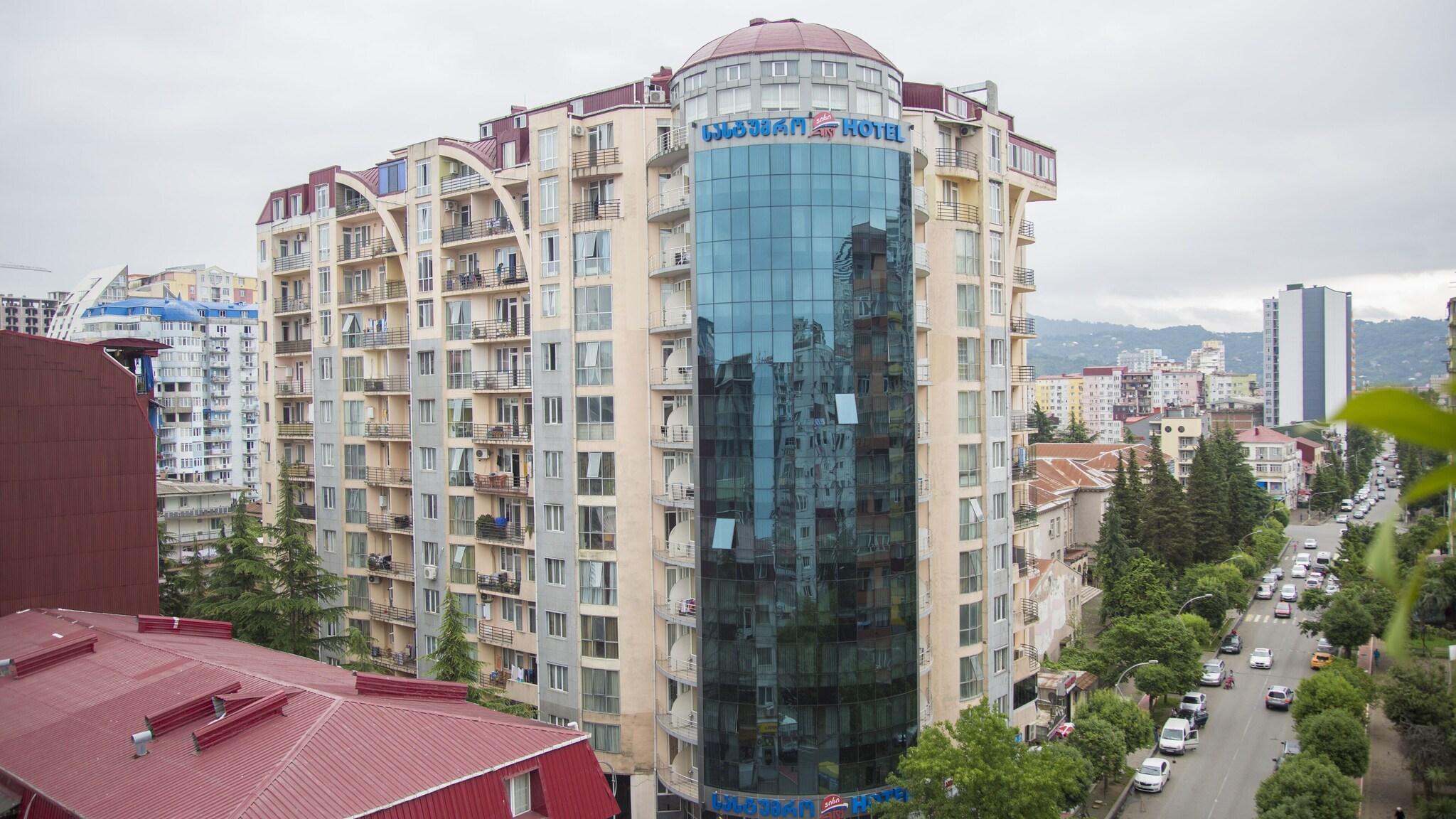 Vista Exterior Hotel Aisi