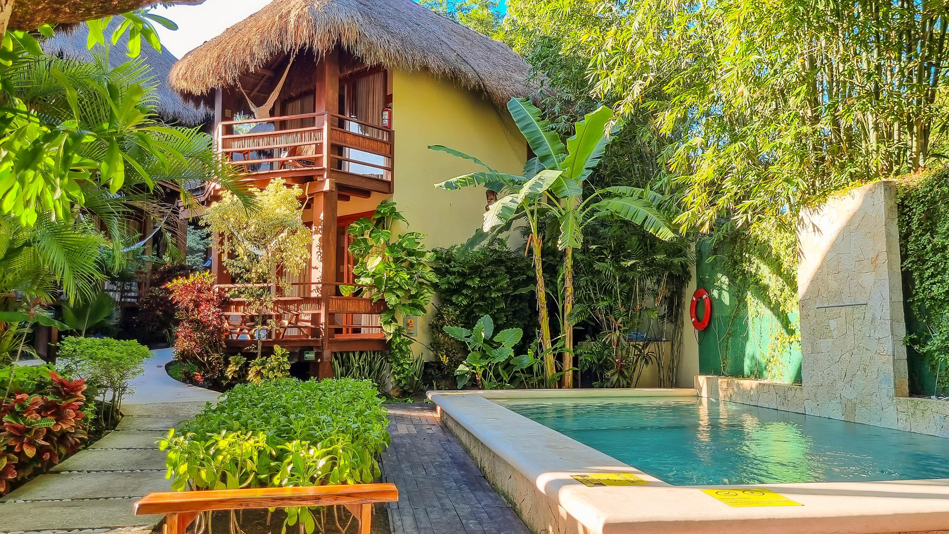 Vista Exterior Hotel Carolina Bacalar
