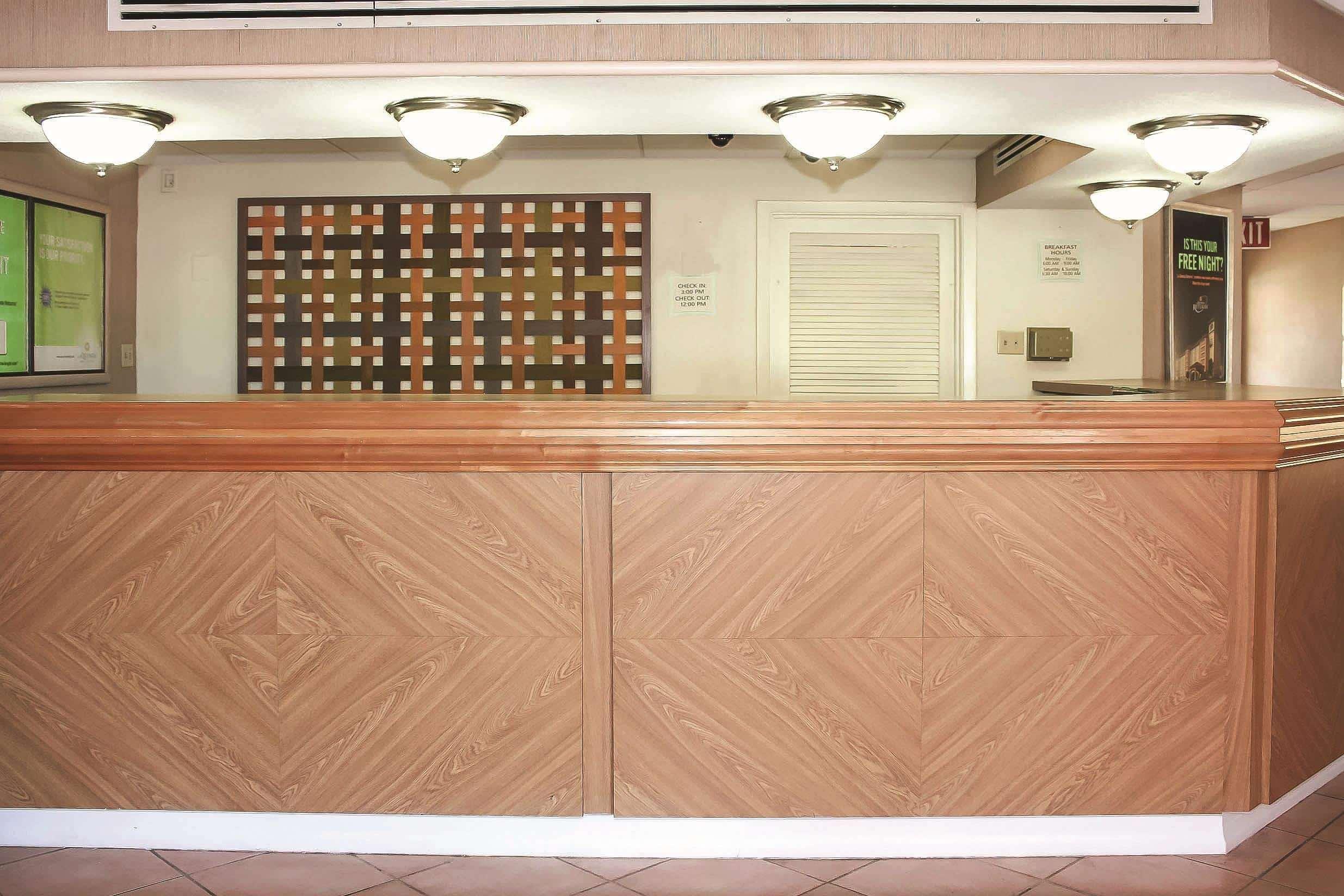 Vista Lobby Econo Lodge