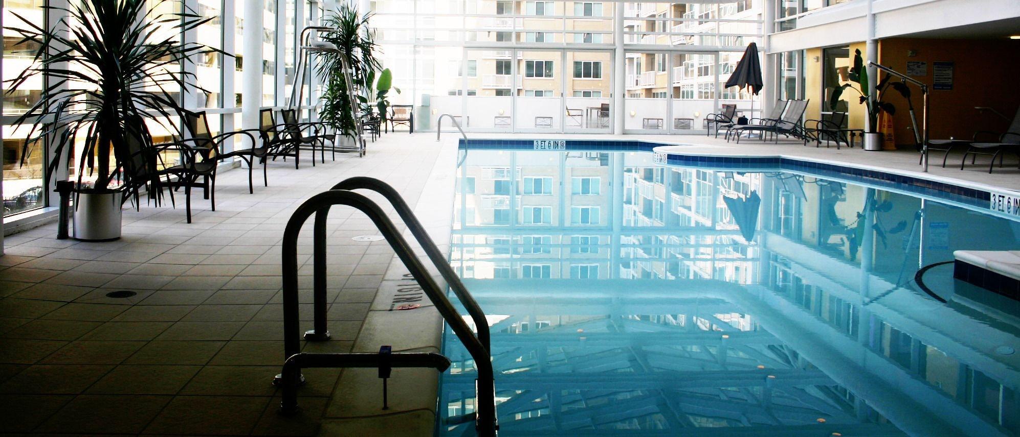 Vista Piscina Crystal Quarters Furnished Apartments- Concord