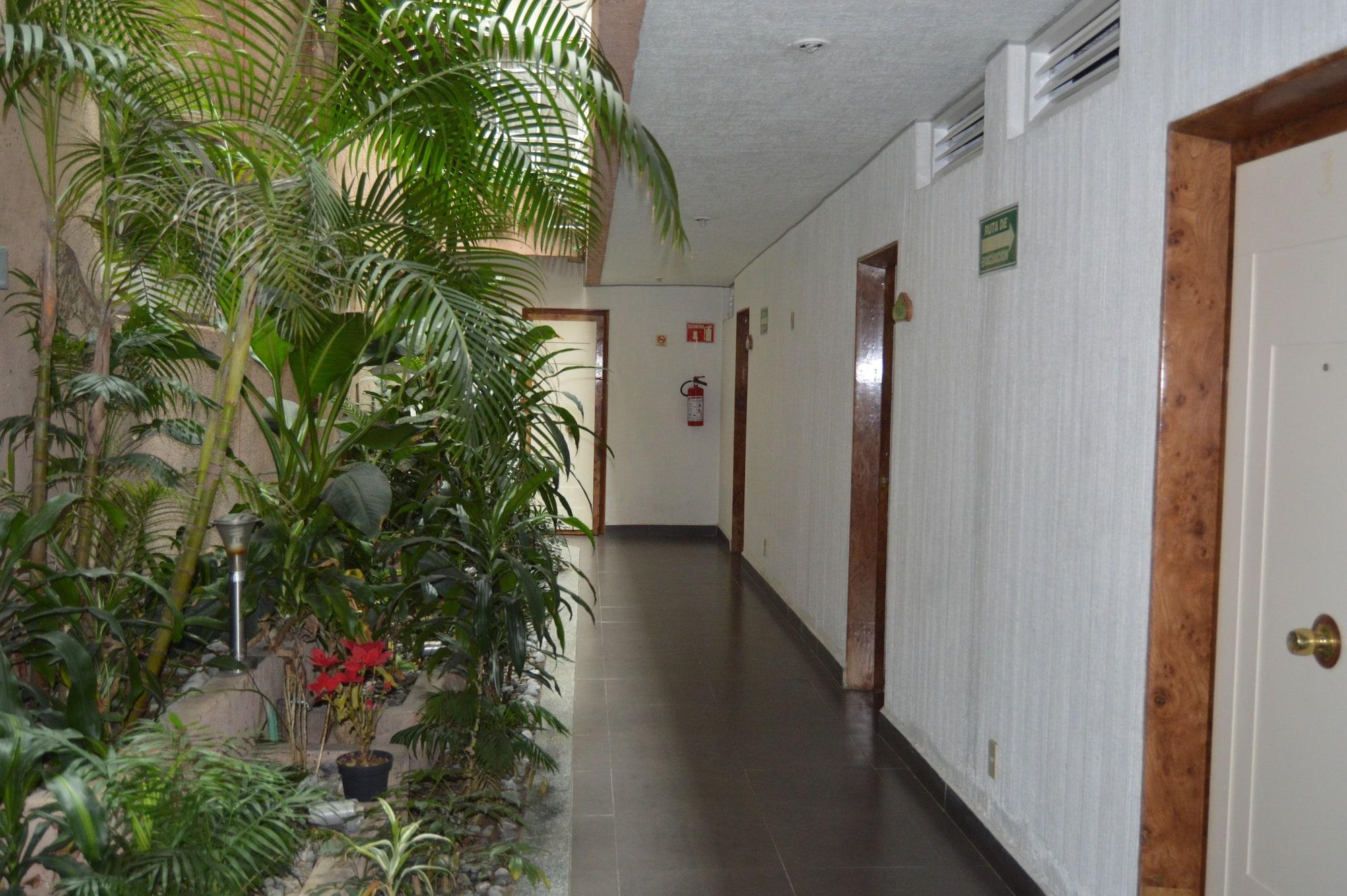 Varios Hotel Mina