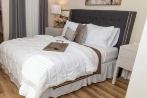 Alquiler Vacacional - #AzureNights - Posh 1 BR suite with patio oasis