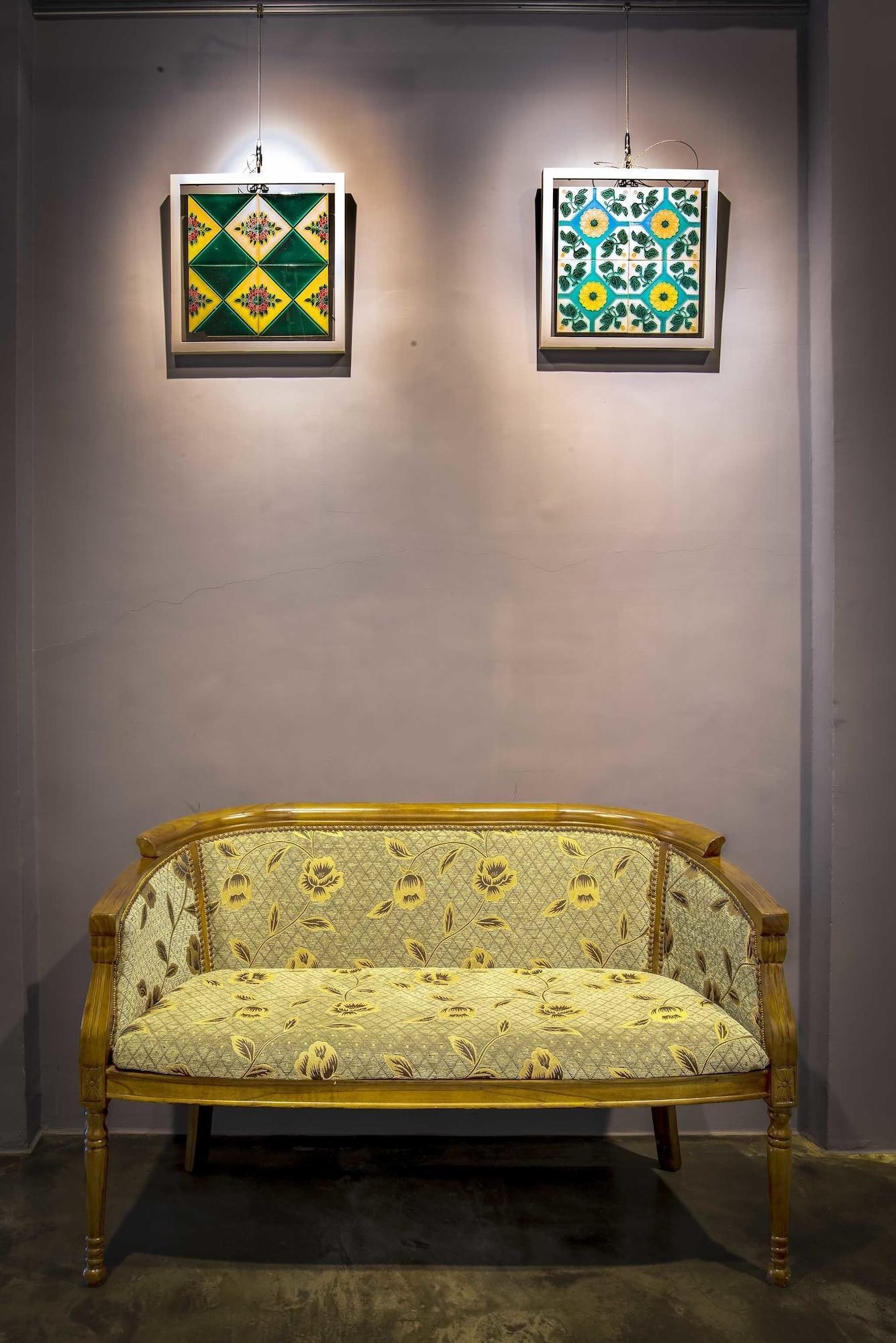 Restaurant Old Door Hostel & Bar