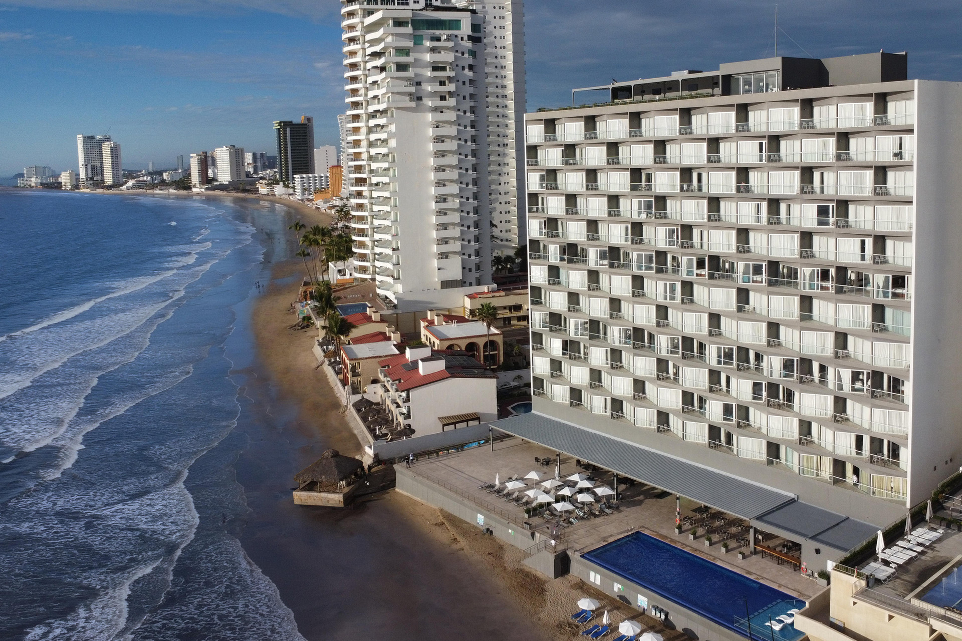 Vista Exterior Holiday Inn Resort Mazatlan by IHG
