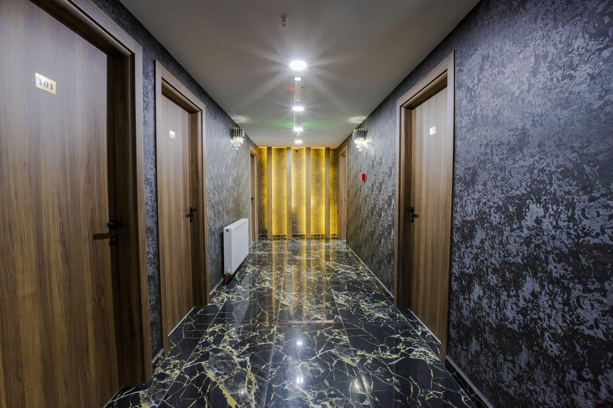 Vista Lobby Acar Airport Hotel