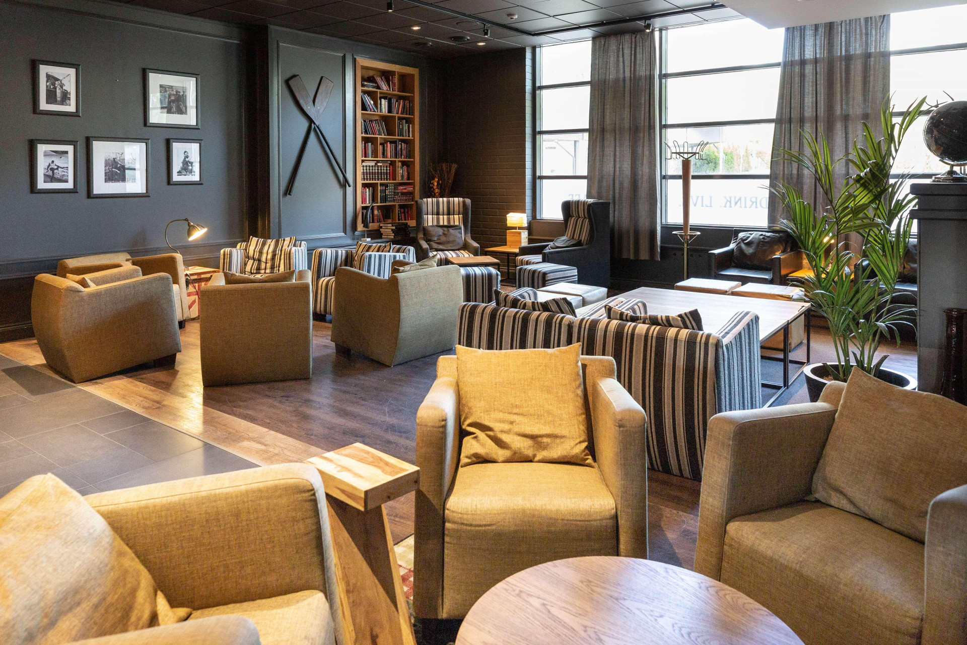 Bar/Salón Scandic Helsinki Aviacongress