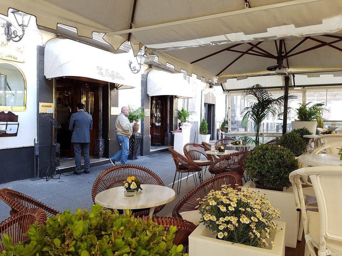 Bar/Salón Napoliday