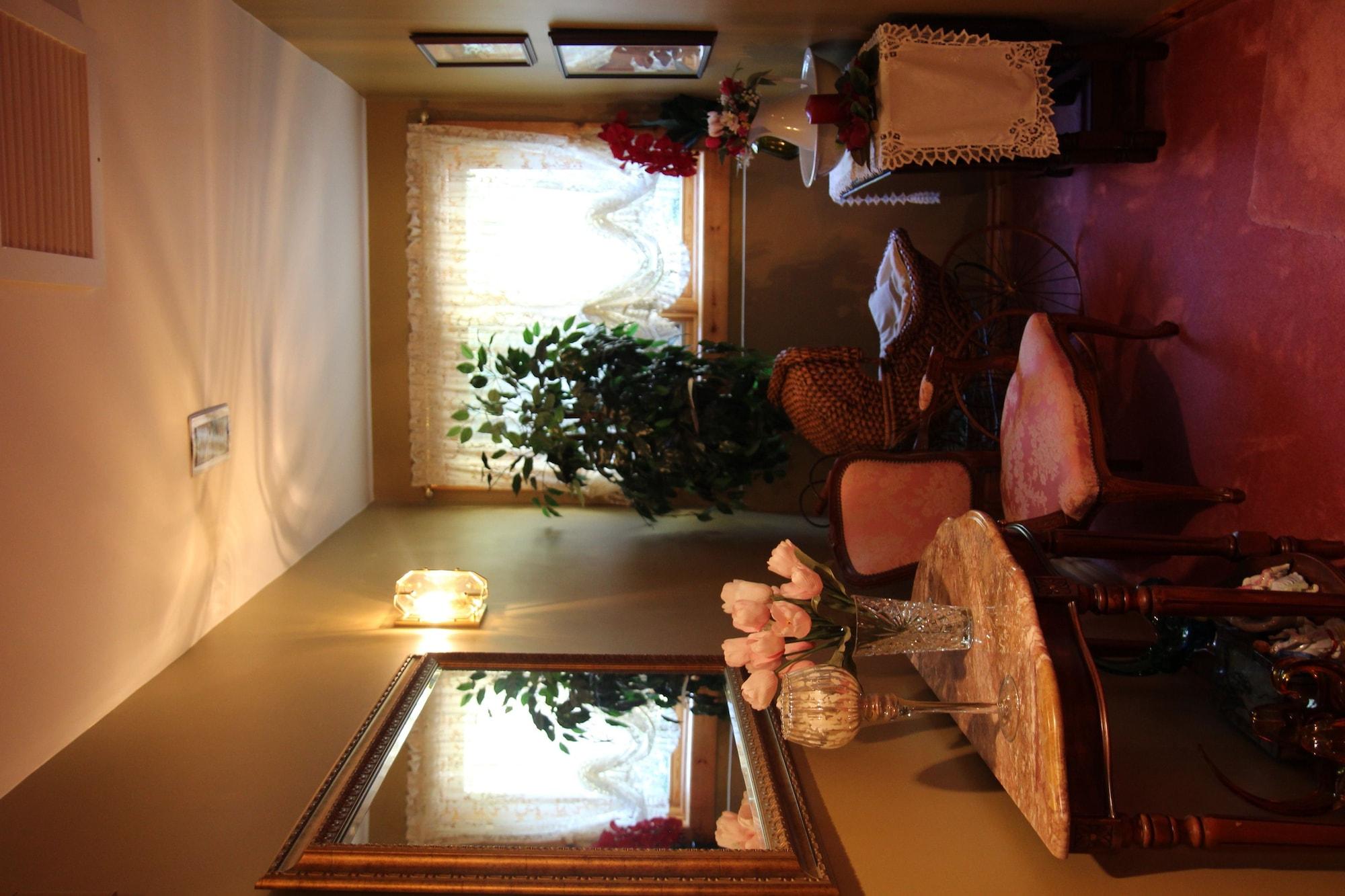 Varios Jewel on the Hill Bed & Breakfast