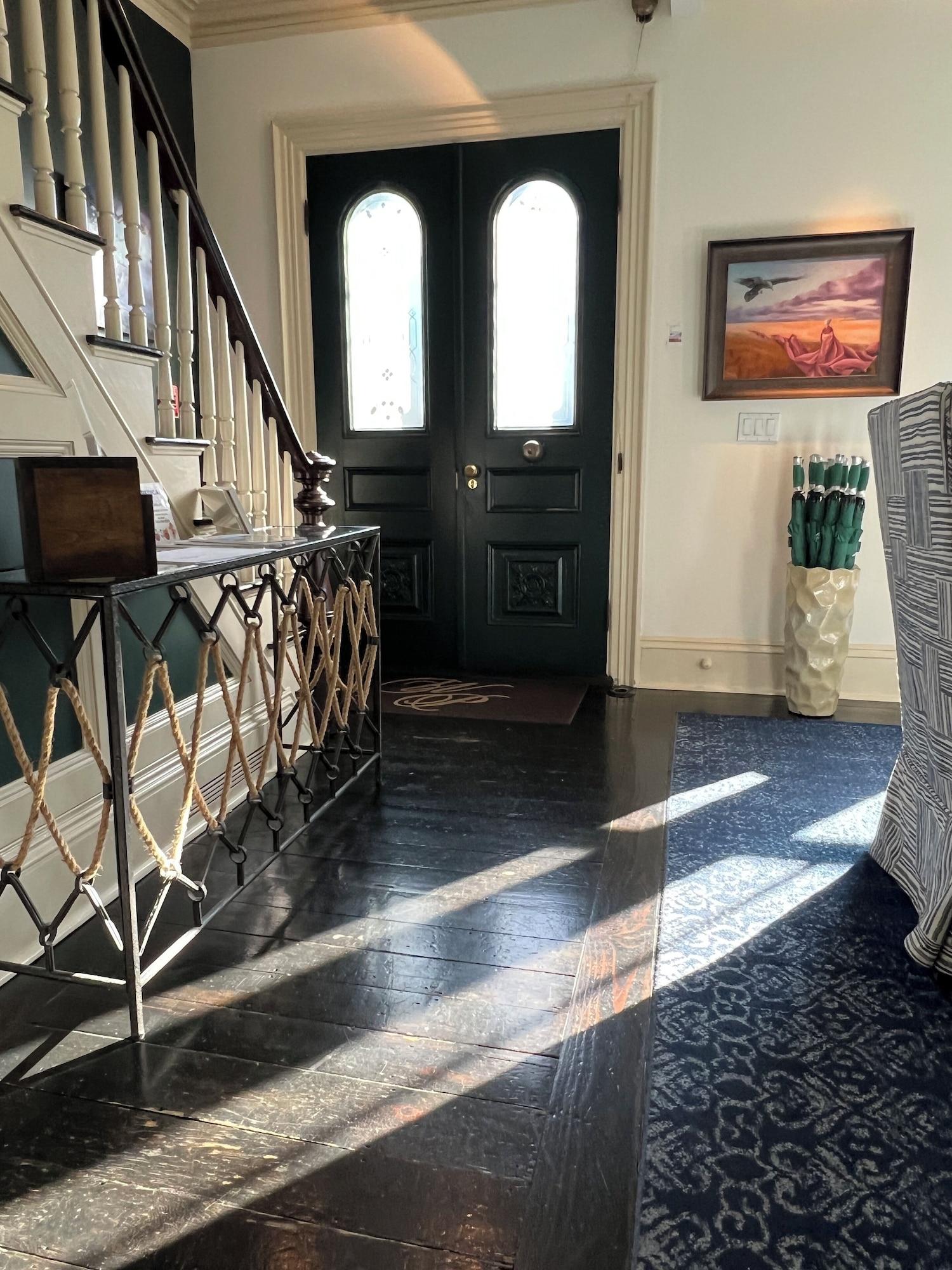 Vista Lobby White Porch Inn