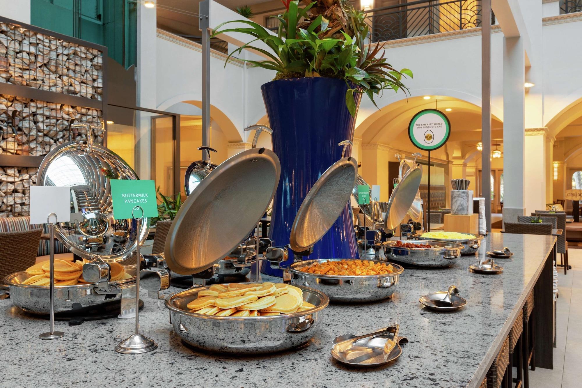 Restaurant Embassy Suites by Hilton Miami International Airport