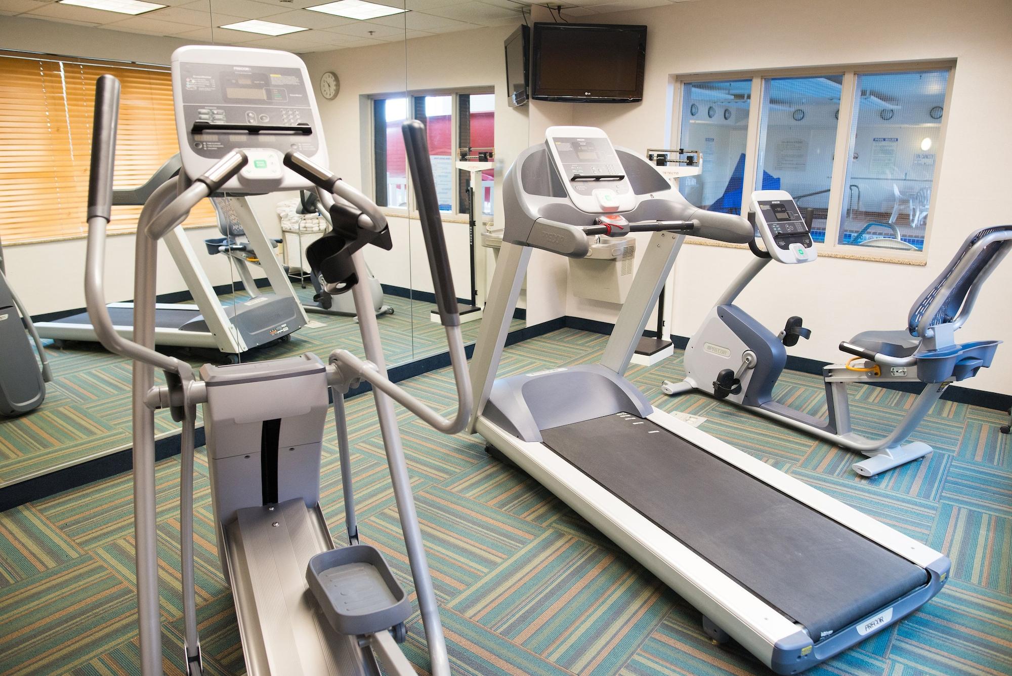Gimnasio Holiday Inn Express Hotel & Suites Chanhassen by IHG