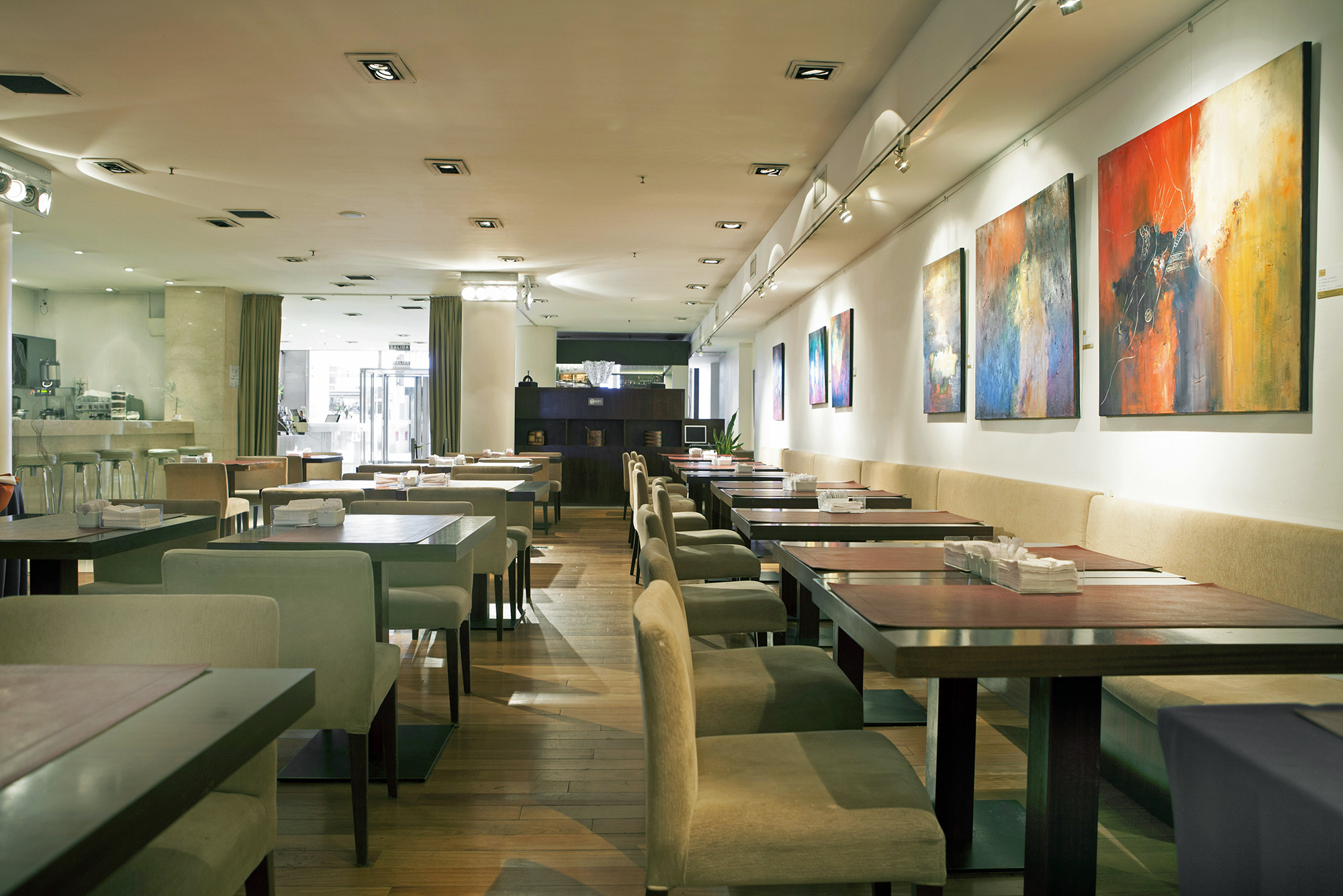 Bar/Salón Dazzler by Wyndham San Martín